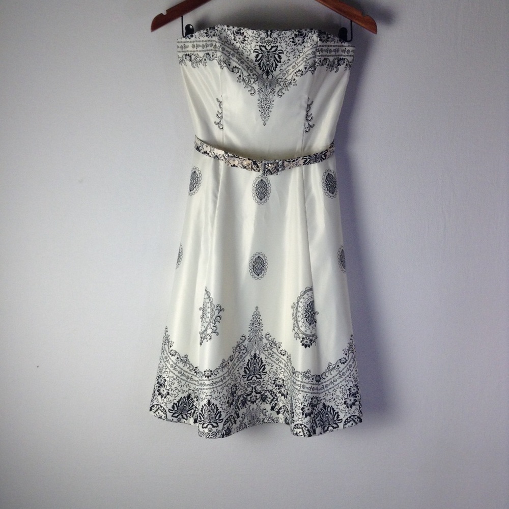 White House black market cocktail dress Size 0